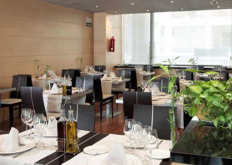 Occidental Pamplona Hotel Ngoại thất bức ảnh